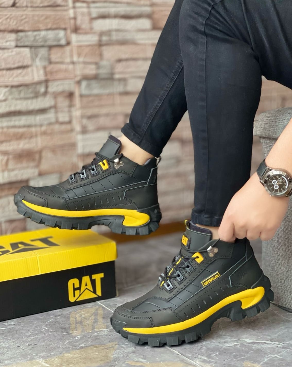 BOTIN INTRUDER - NEGRO  AMARILLO Cuero Premium