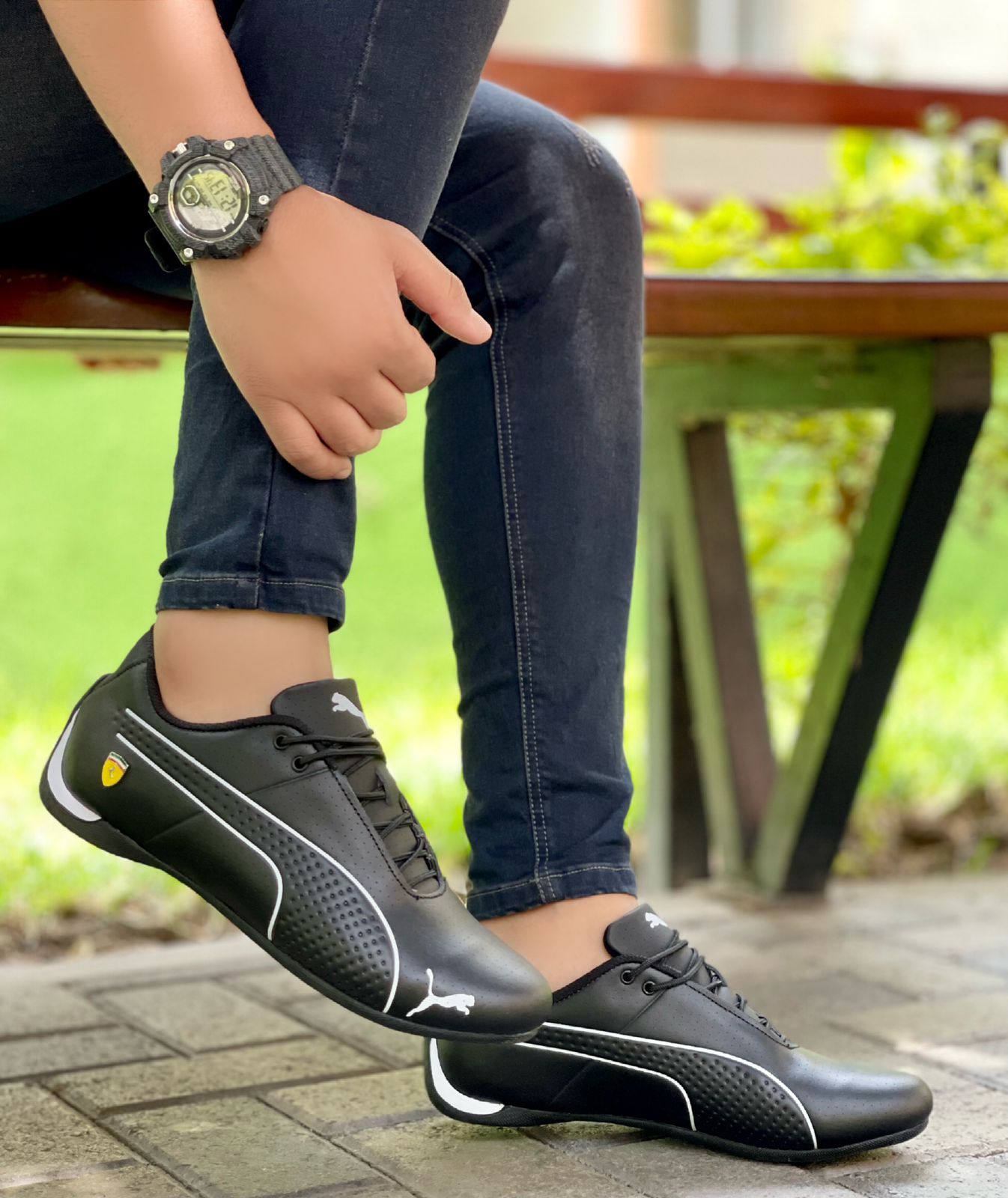 FERRARI | Negro